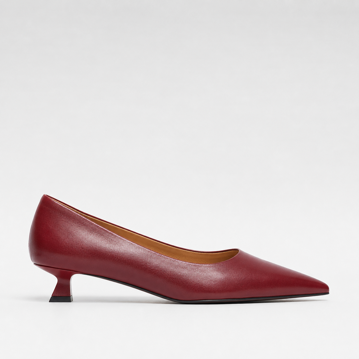 Evelyn | Women's Pointed-Toe Pumps – Kitten Heel Court Shoes