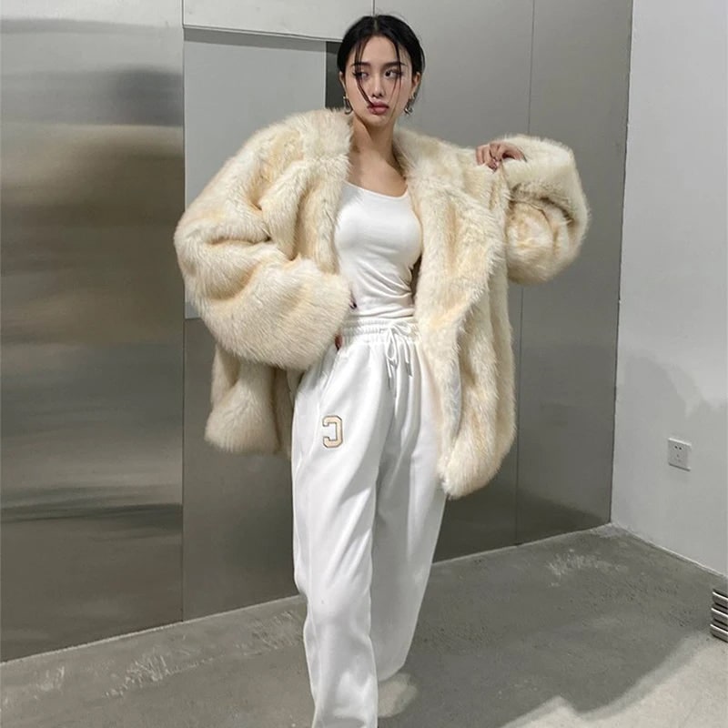 Bernadette | Women's Oversized Faux Fur Winter Coat - Long Sleeve Ribbed Cuff Jacket