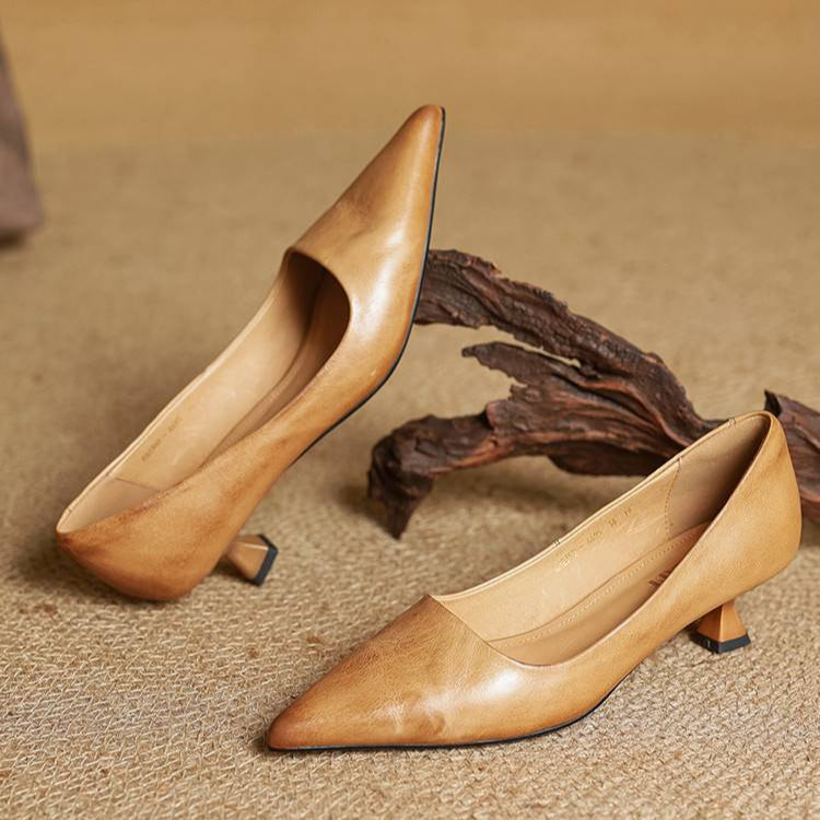 Evelyn | Women's Pointed-Toe Pumps – Kitten Heel Court Shoes