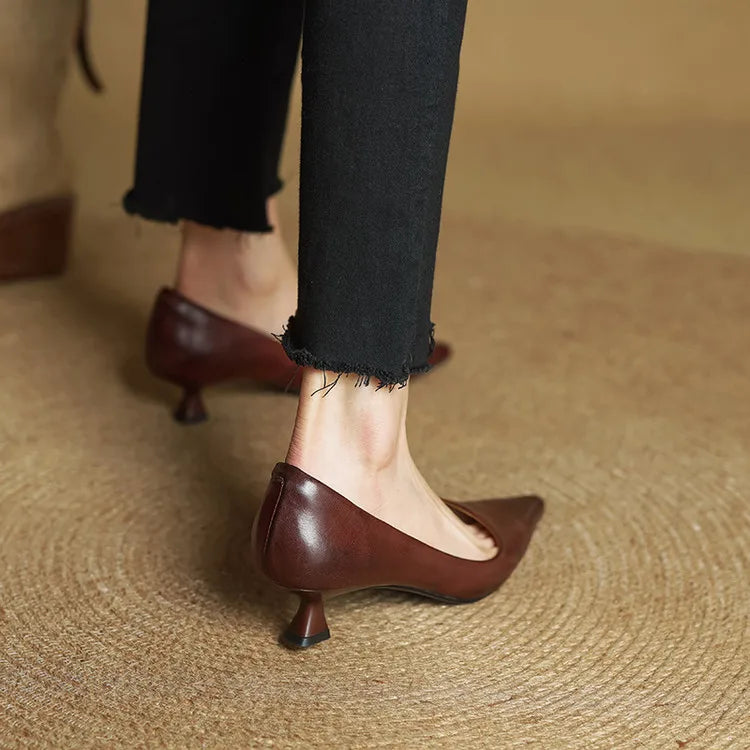 Evelyn | Women's Pointed-Toe Pumps – Kitten Heel Court Shoes