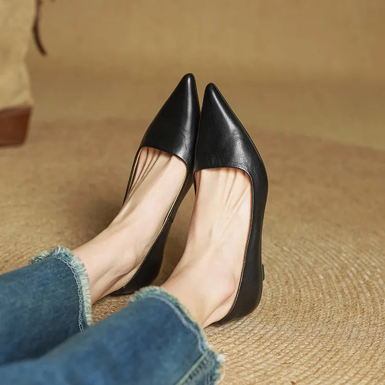 Evelyn | Women's Pointed-Toe Pumps – Kitten Heel Court Shoes