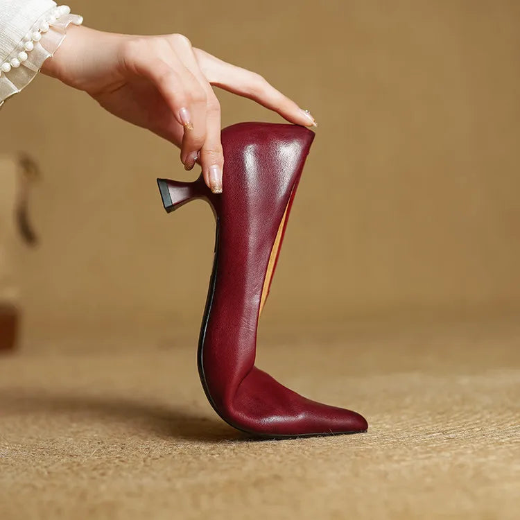 Evelyn | Women's Pointed-Toe Pumps – Kitten Heel Court Shoes