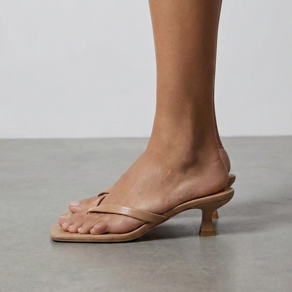 Sienna | Women's Kitten Heel Flip-Flops – Minimalist Summer Sandals